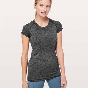 lululemon swiftly tech short sleeve crew in heathered black size 4